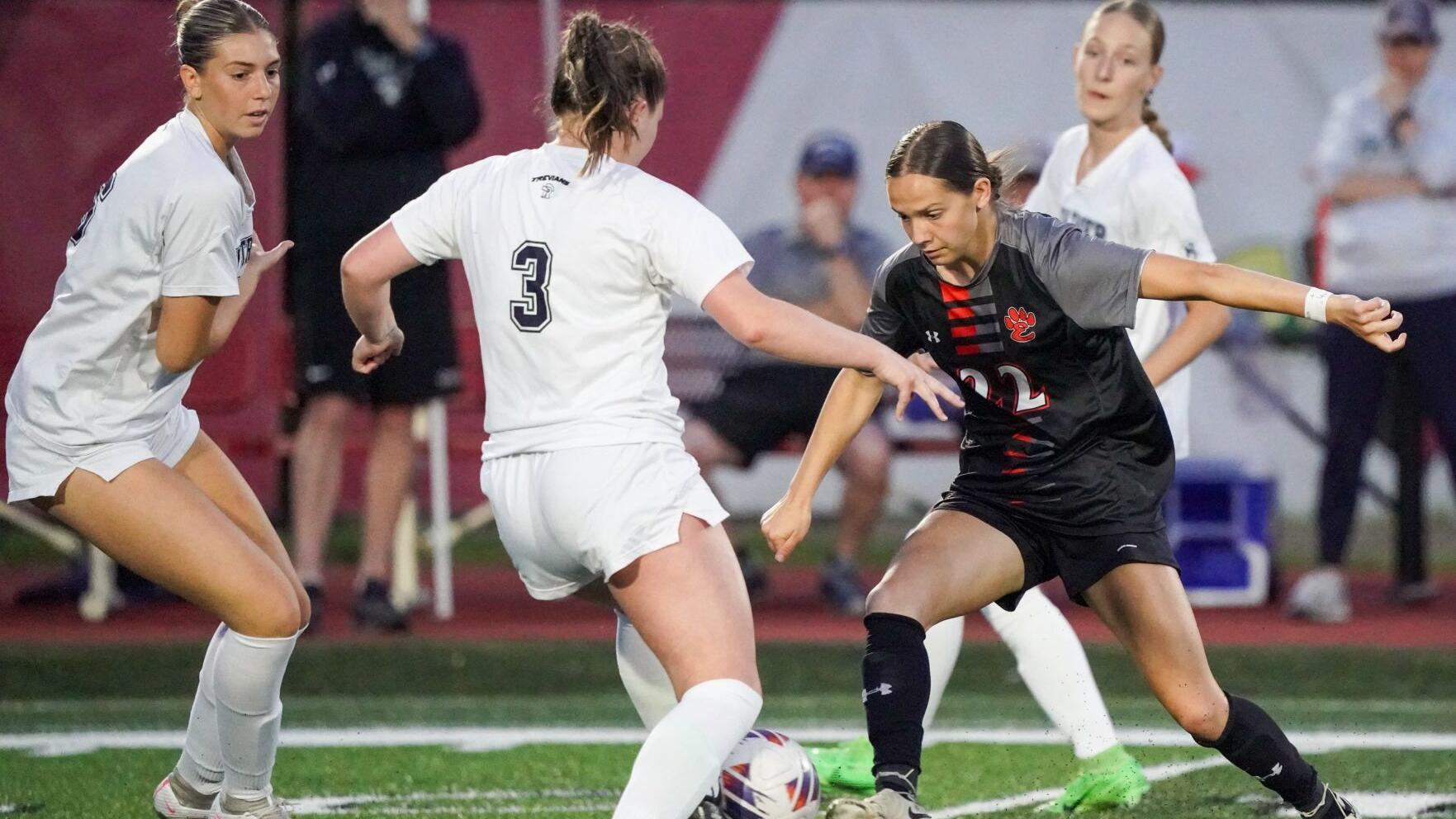 Edwardsville hangs tough but drops 3A state semifinal to New Trier